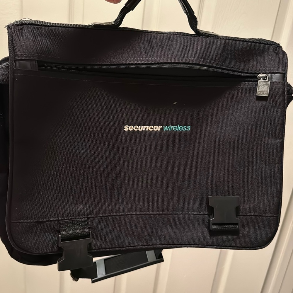 Old school laptop bag with a lot of pockets inside, 17x 11.5 inches